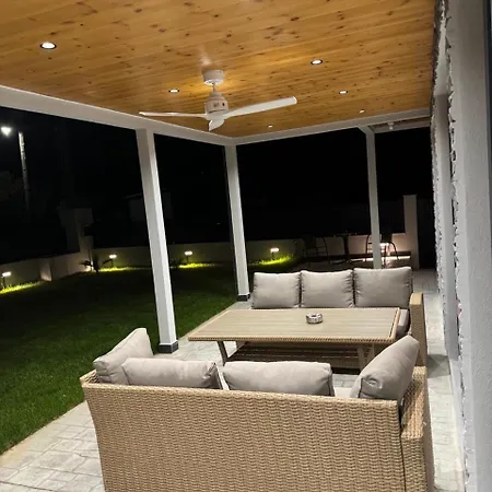 Luxury House Andrijana Néa Meságkala