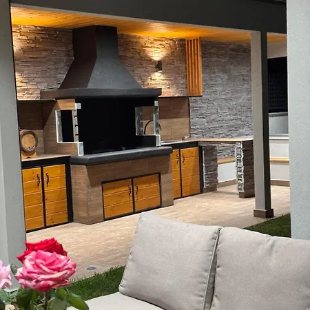 Luxury House Andrijana * Néa Meságkala