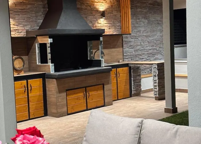 Luxury House Andrijana * Néa Meságkala