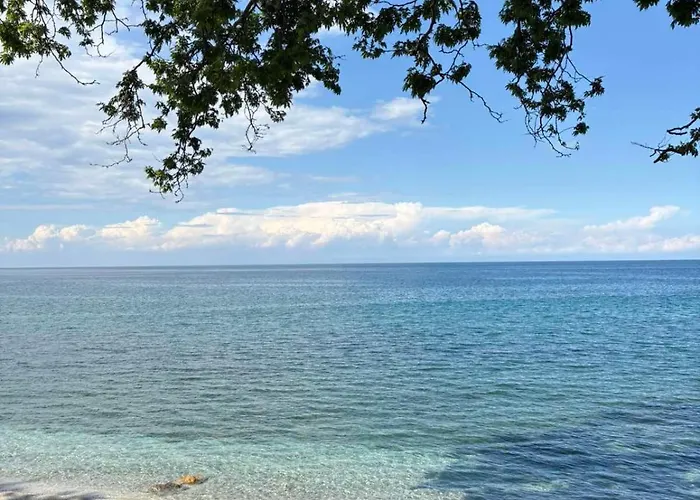 Luxury House Andrijana * Néa Meságkala